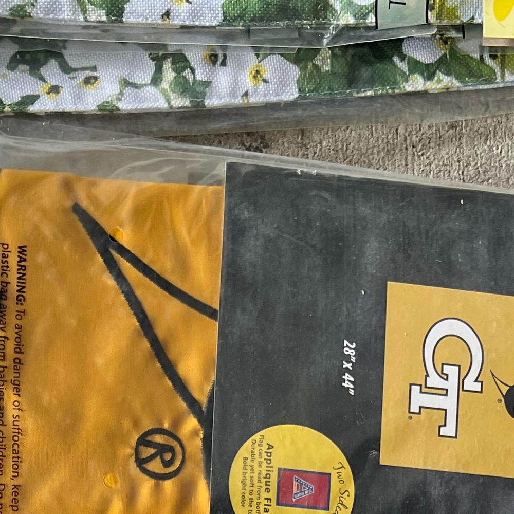 Georgia tech yard flag
